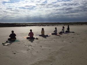 8 membres yoga nyama - 2